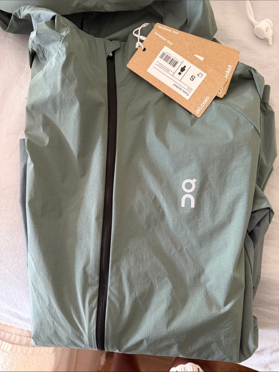 On Running Jackets & Blazers - On CORE JACKET- Running Lightweight Hooded Jacket in Olive green